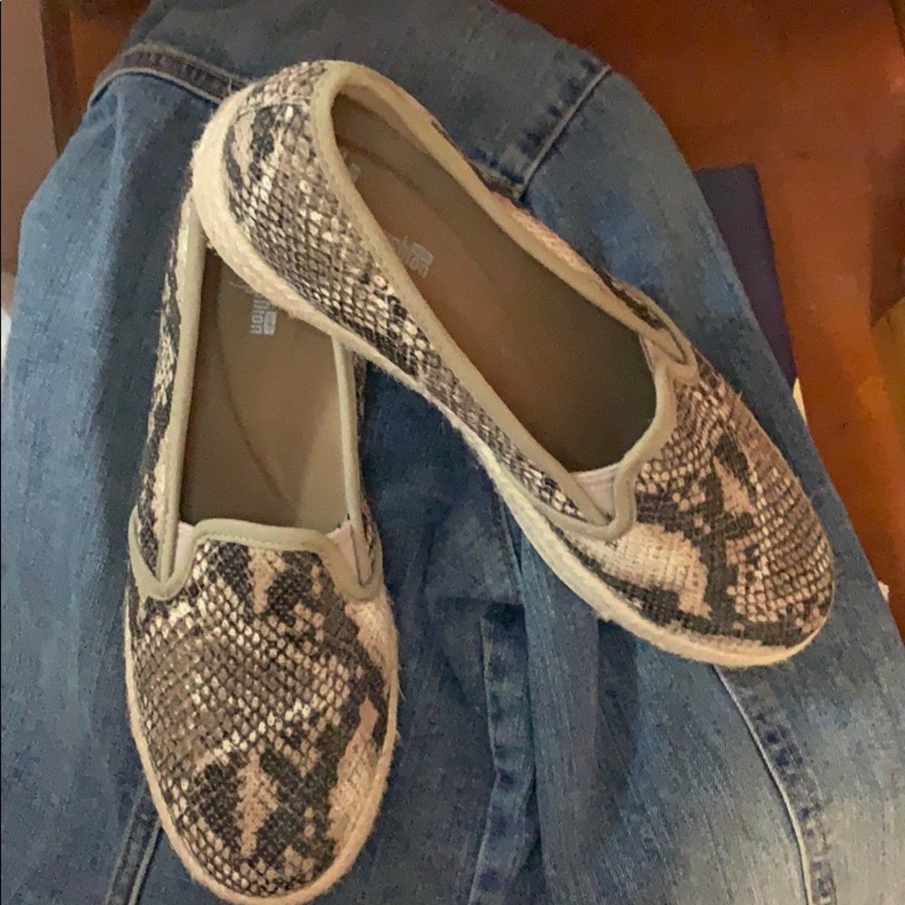 Clarks Slip On Snake Sneakers View 2